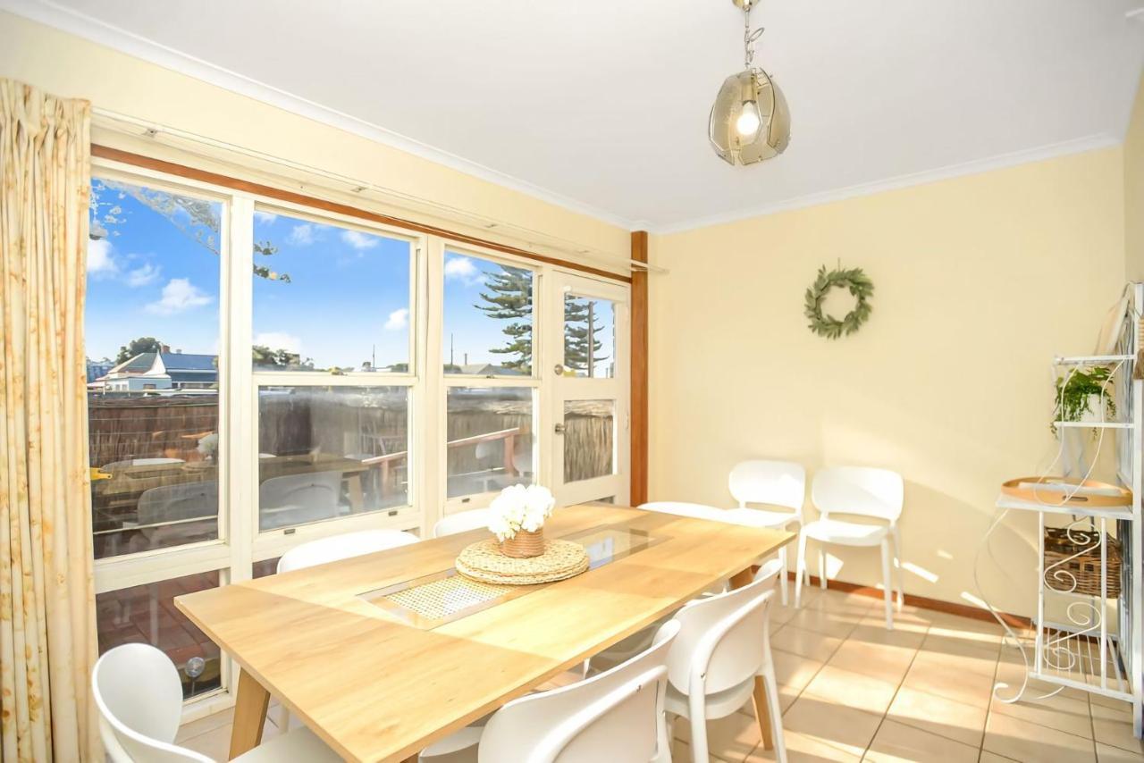 Beautiful Beach Front Townhouse Виктор-Харбор Экстерьер фото